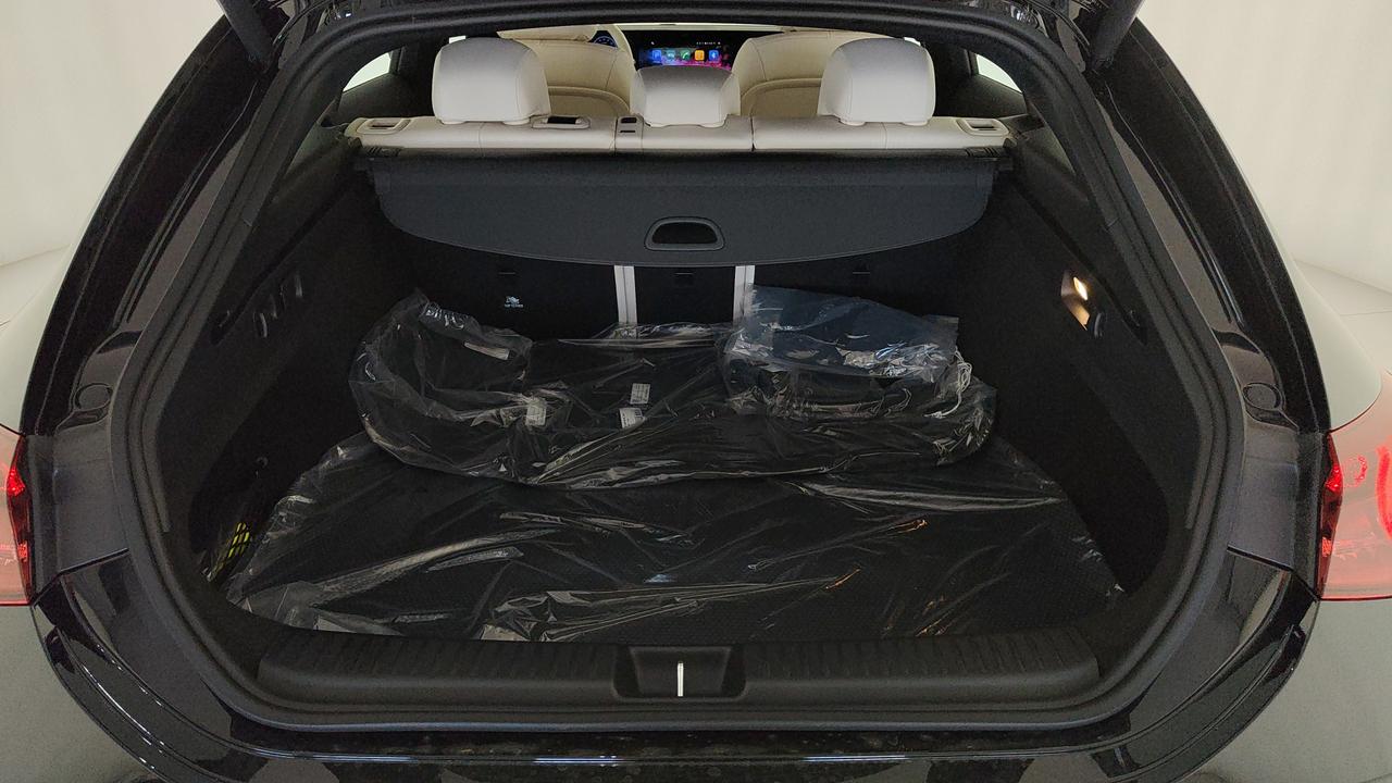 Mercedes-Benz CLA 250+ con tecnologia EQ