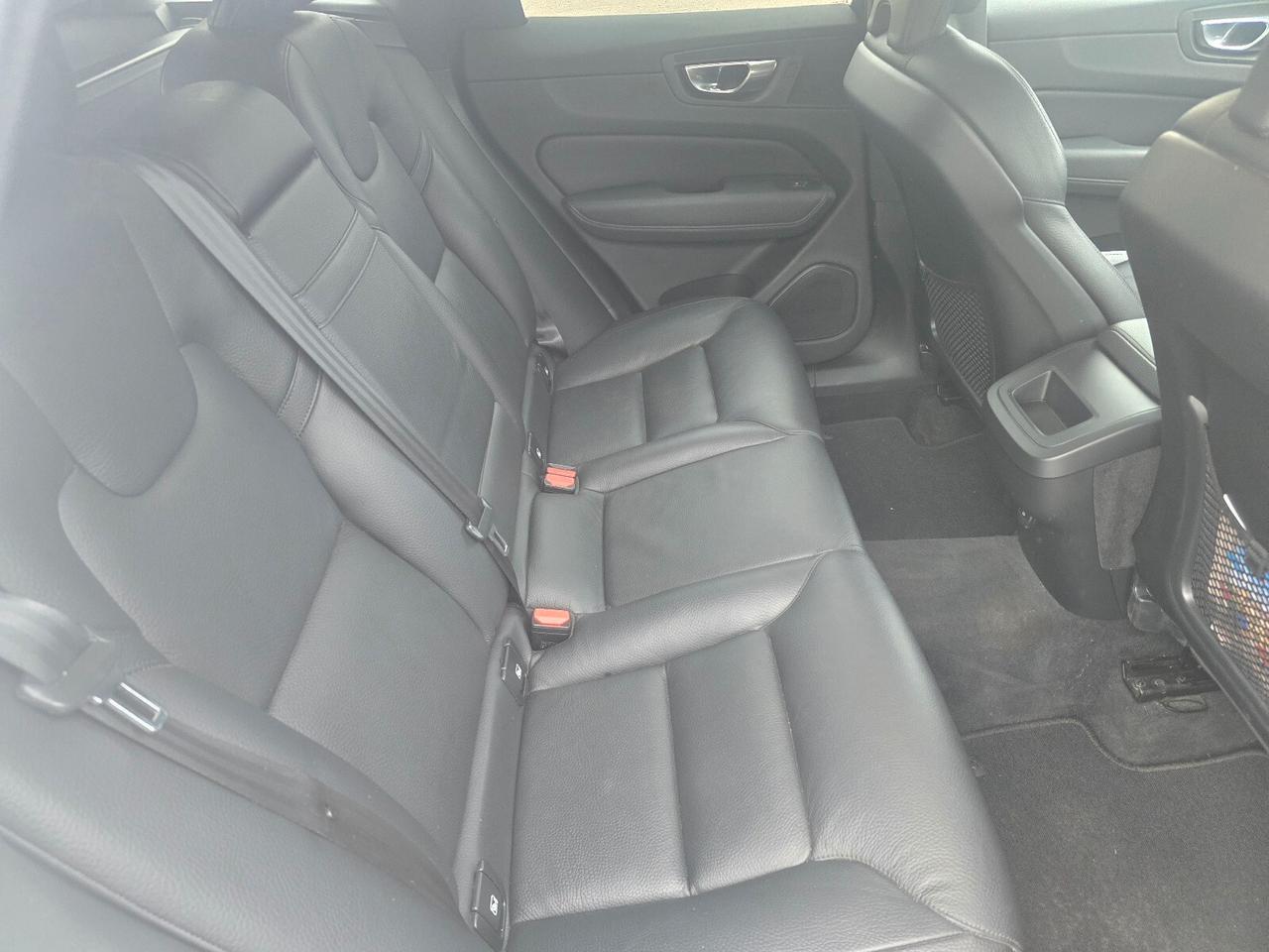 Volvo XC 60 XC60 B4 (d) AWD Geartronic Momentum