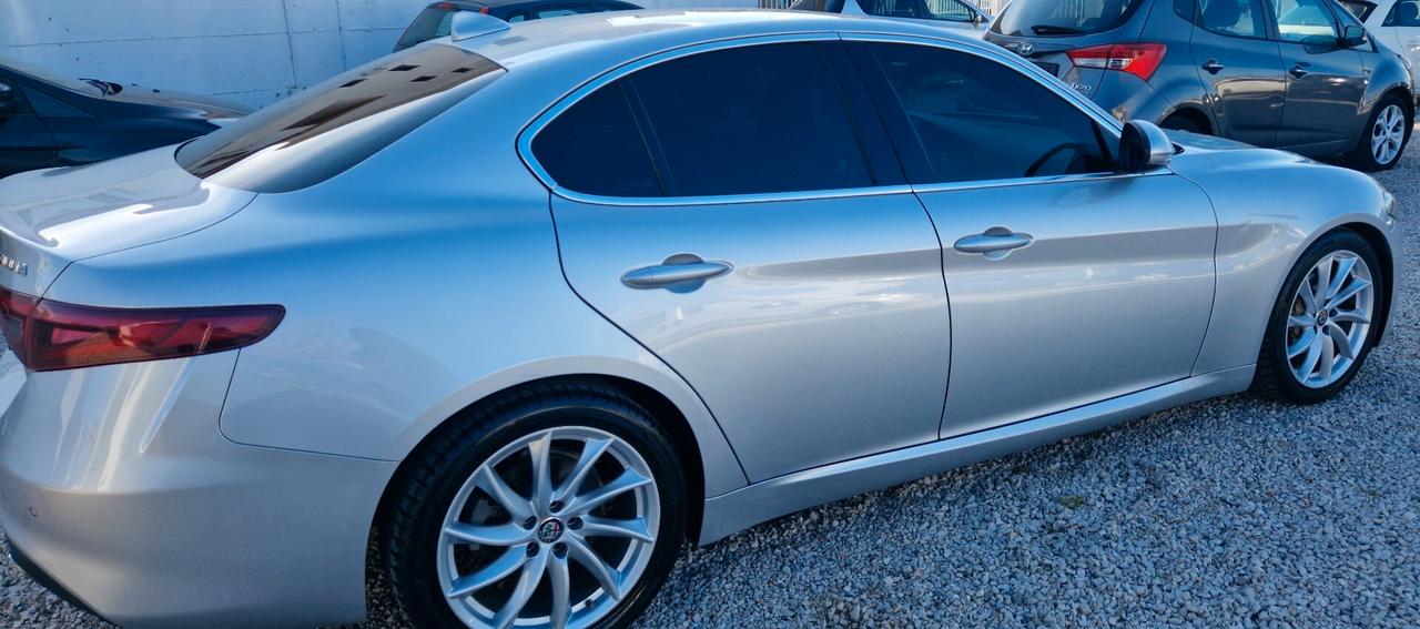 Alfa Romeo Giulia 2.2 Turbodiesel 180 CV AT8 Super