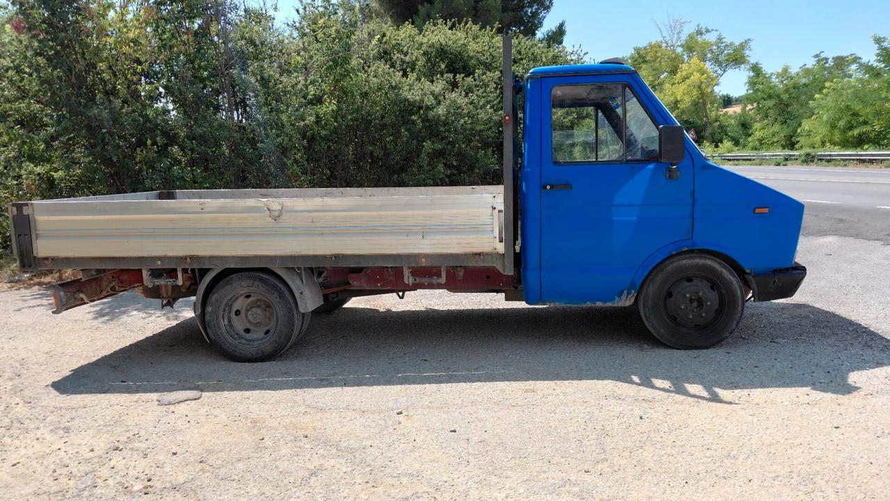 Iveco Daily 30.8 2.5 Diesel PC-TN Furgone
