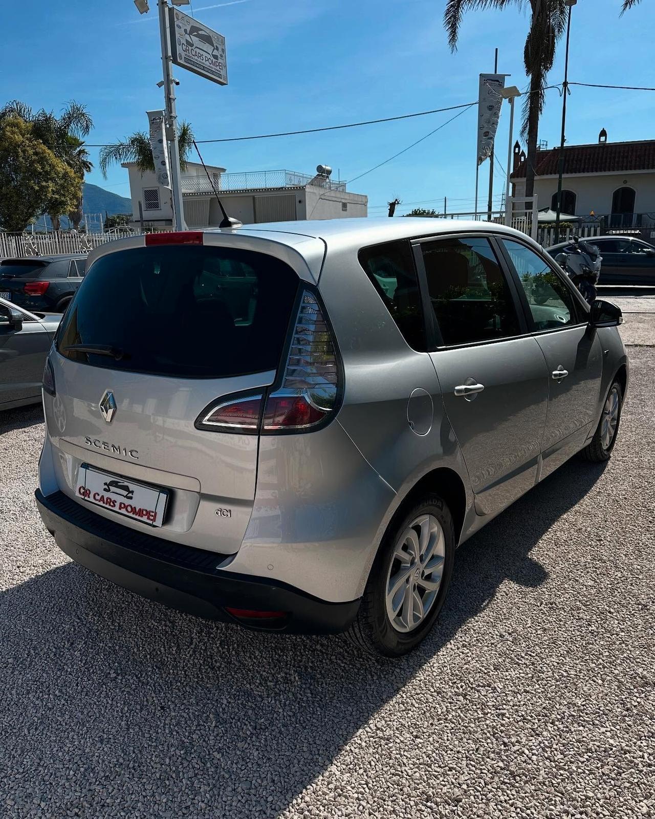Renault Scenic Scénic XMod dCi 110 CV EDC Limited