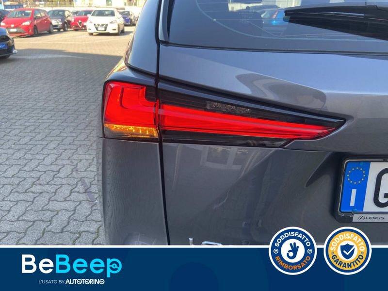Lexus NX 300H 2.5 SPORT 4WD CVT