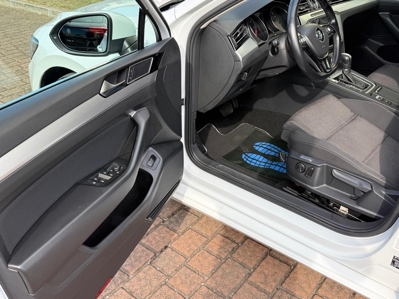 VW Passat 2.0 TDI DSG PREZZO REALE/NAVIPRO