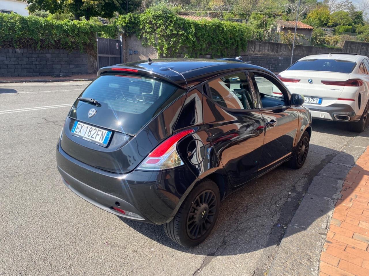 Lancia Ypsilon 1.2 69 CV 5 porte S&S Silver 2014