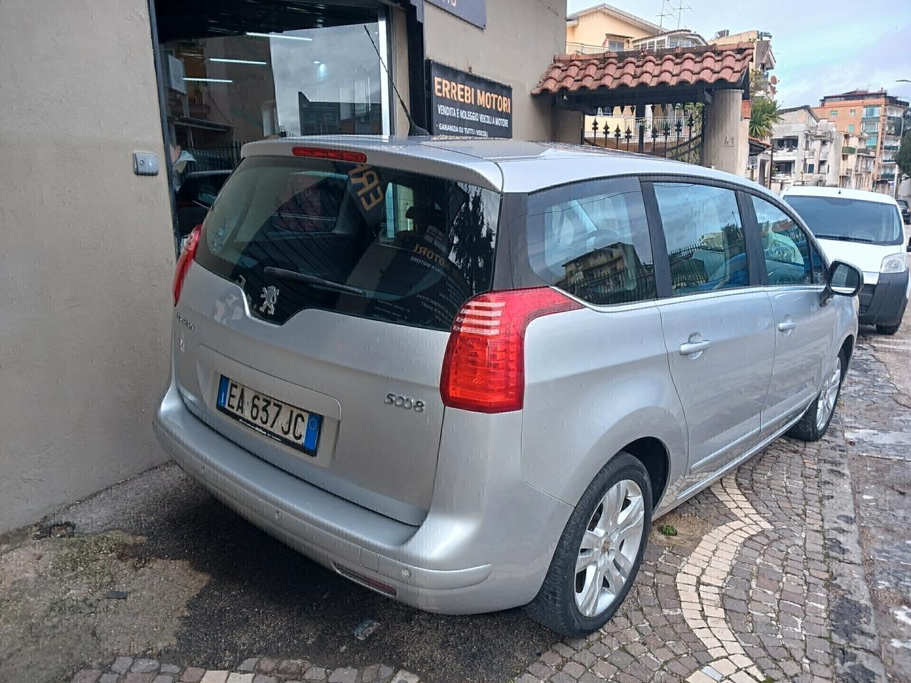 Peugeot 5008 1.6 HDi 7 POSTI