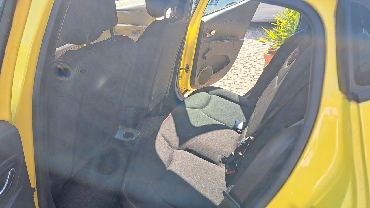 Renault Clio 1.2 16V 5 porte Live! OK NEO PATENTATI