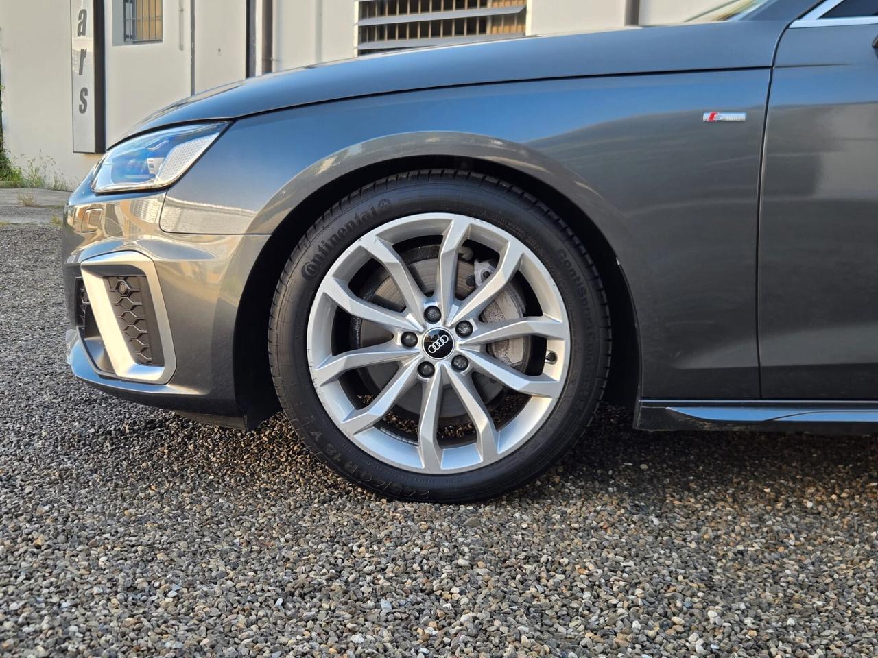 Audi A4 Avant 40 TDI quattro S line tetto e matrix