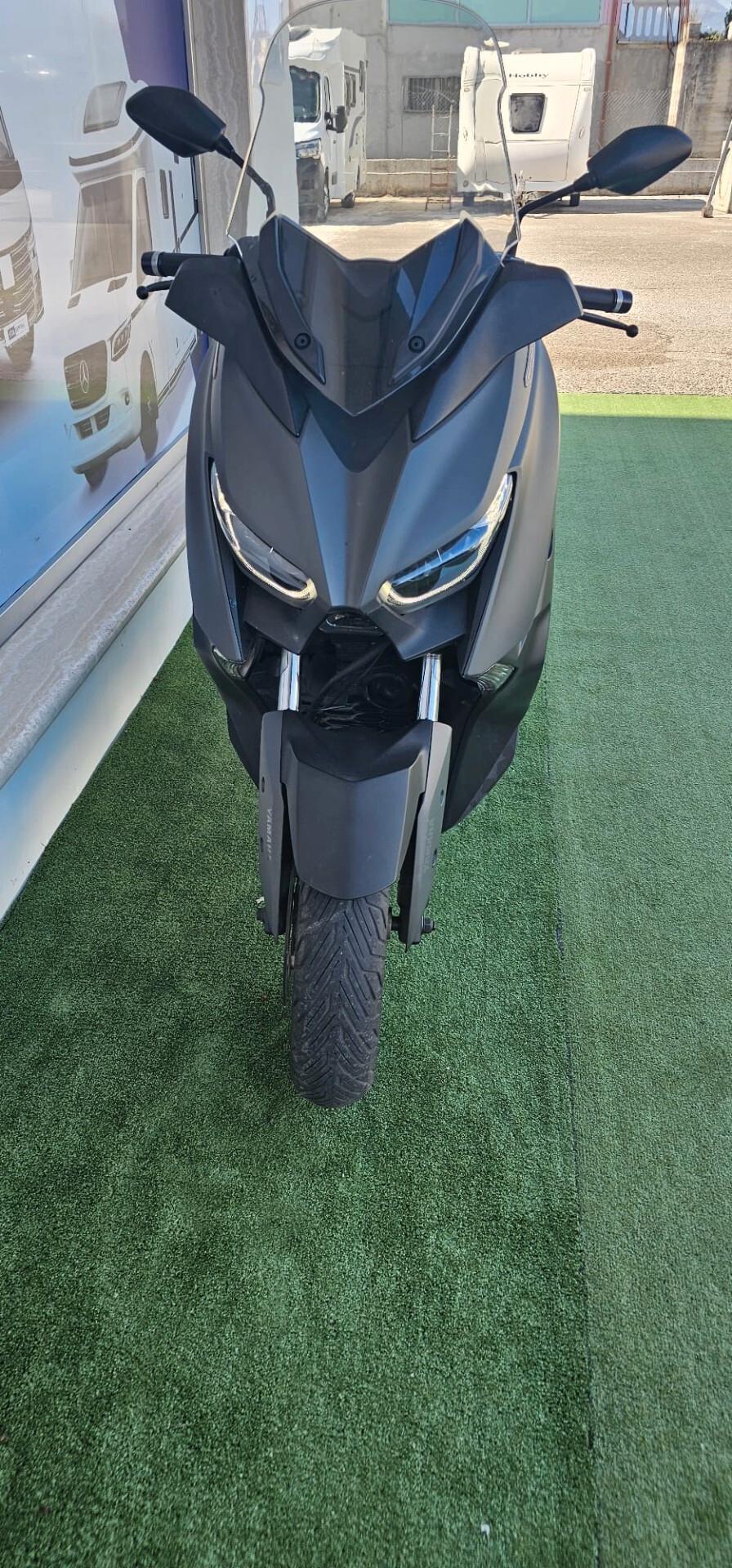 Yamaha X-Max 300 TECH MAX