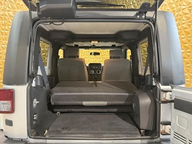 Jeep Wrangler Unlimited 2.8 CRD DPF Sahara