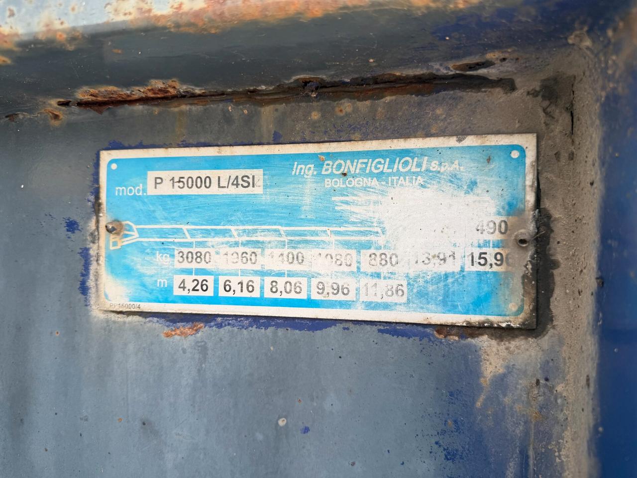 Iveco Eurotech 240E42 cassone fisso con rampe idrauliche e gru