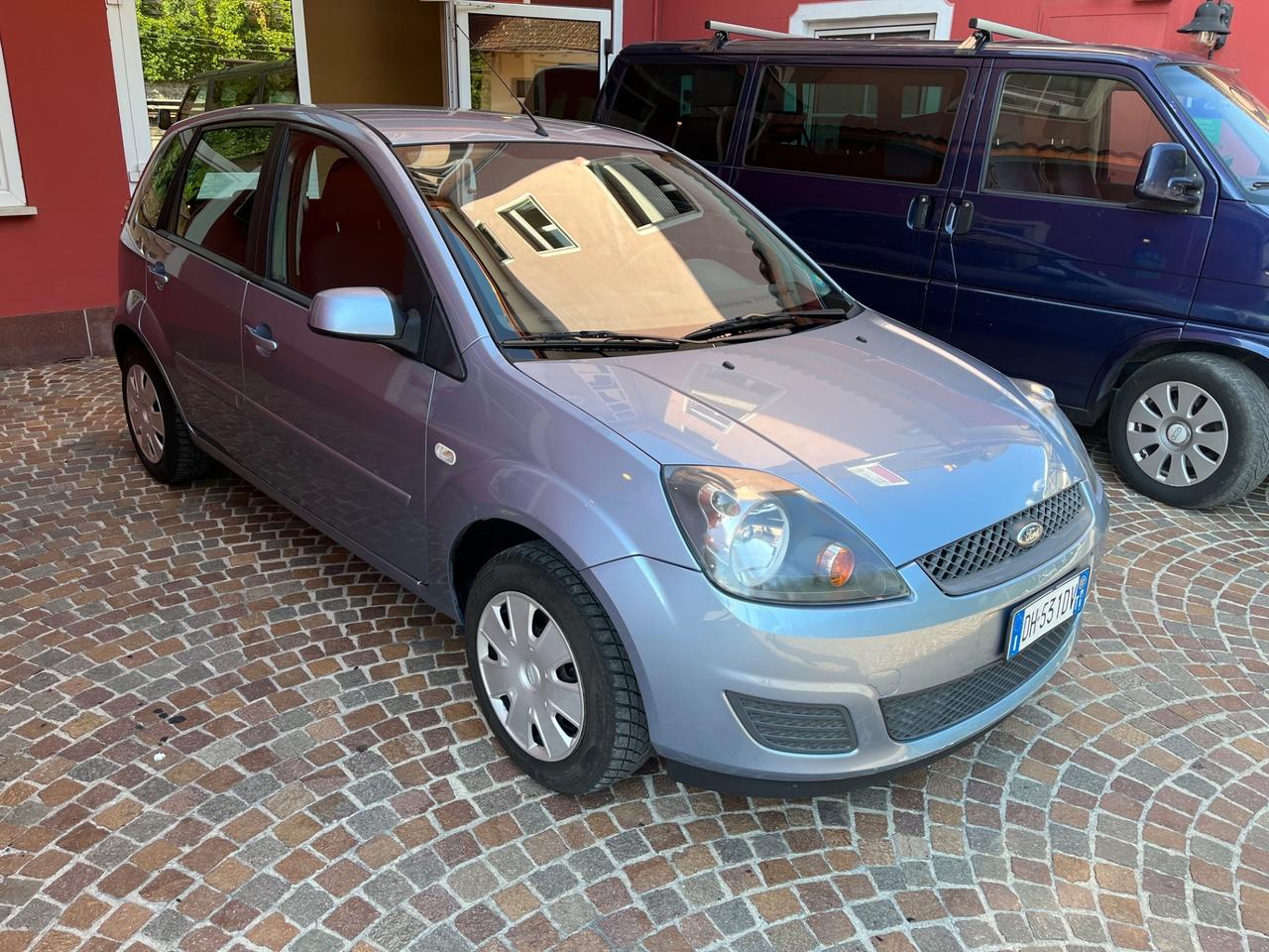 Ford Fiesta 1.2 16V 5porte - NEOPATENTATI