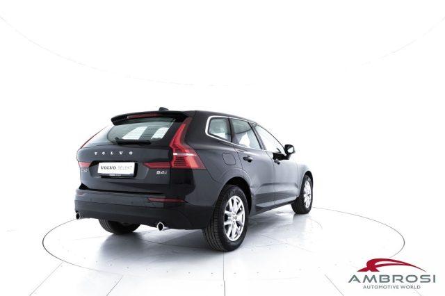 VOLVO XC60 Mild Hybrid B4 (d) AWD automatico Momentum Pro