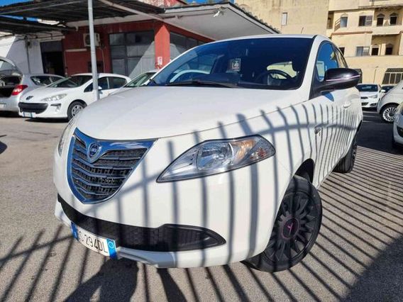 LANCIA Ypsilon 0.9 TwinAir 85CV Ecochic London Paris
