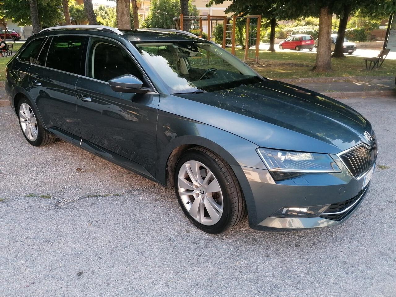 Skoda Superb 2.0 TDI DSG Wagon Executive