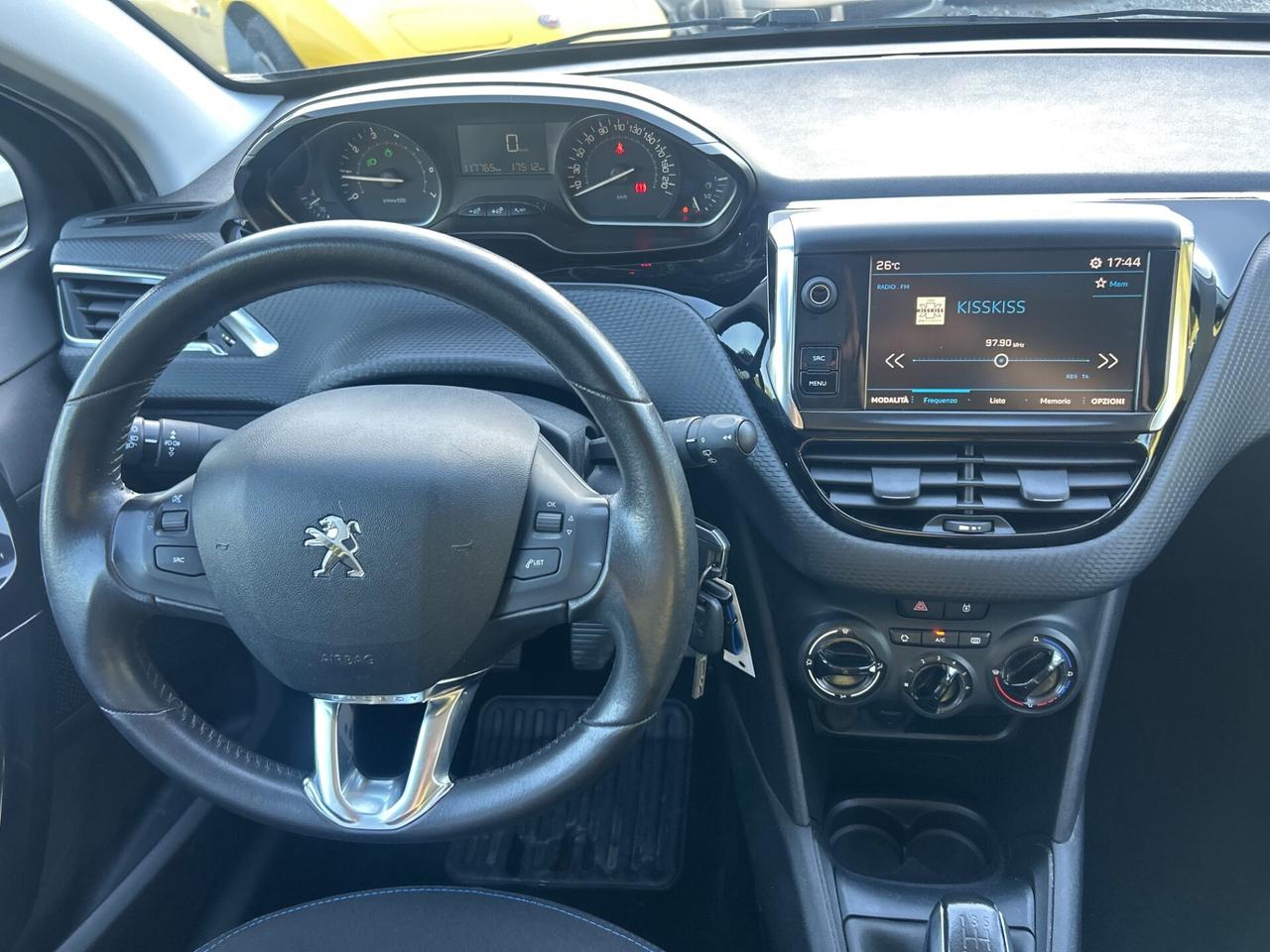 Peugeot 208 PureTech 82 5 porte Allure neopatentati permute