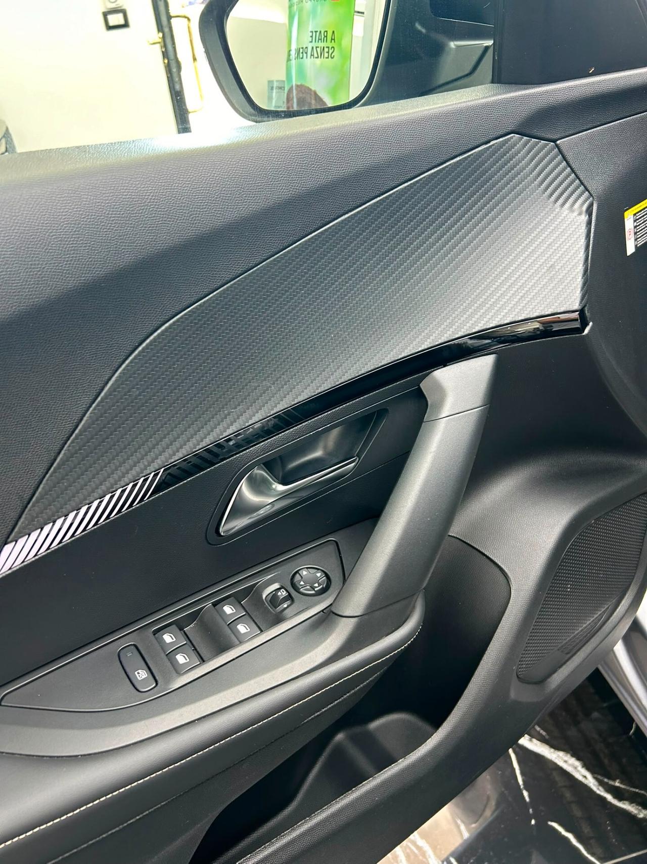 Peugeot 2008 PureTech 1.2 Benzina 130 cv S&S EAT8 Allure