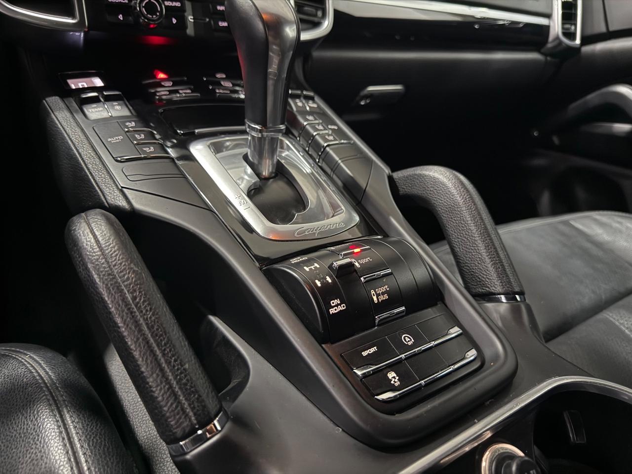 Porsche Cayenne 3.0D250cv BLACK+R21+CHRONO SPORT2016