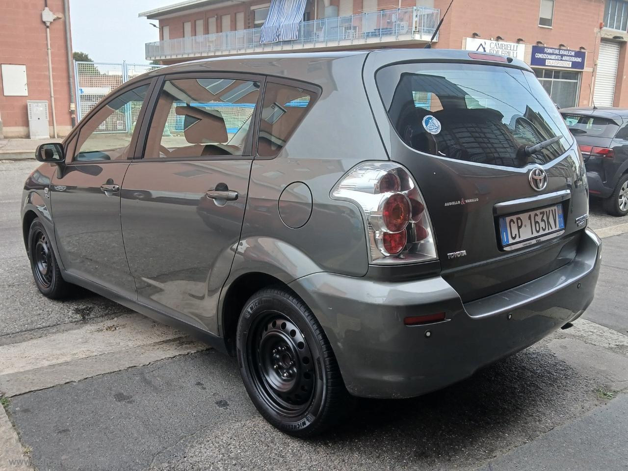 TOYOTA Corolla Verso 2.0 16V D-4D Sol
