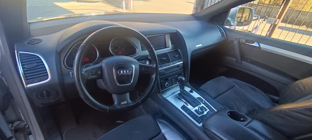 Audi Q7 3.0 V6 TDI 233CV quattro tiptronic S-LINE 7 POSTI