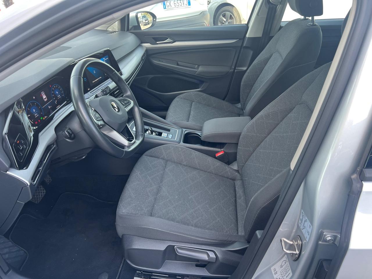 Volkswagen Golf Variant 2.0 TDI SCR Life FINANZIABILE