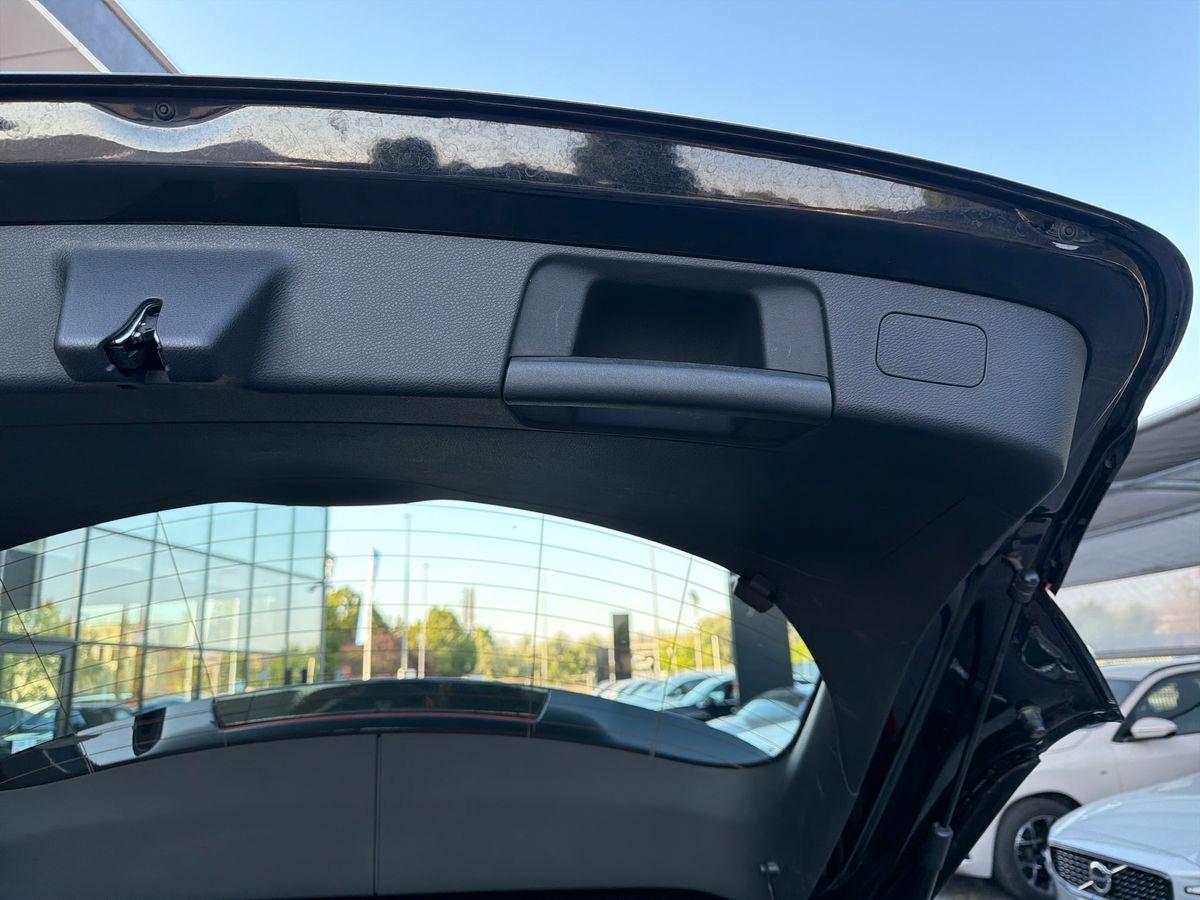 Mercedes-Benz GLA 180 Premium auto