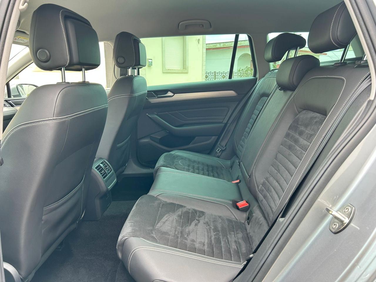 VW Passat 2.0 TDI DSG EXECUTIVE COCKPIT/NAVI-2020