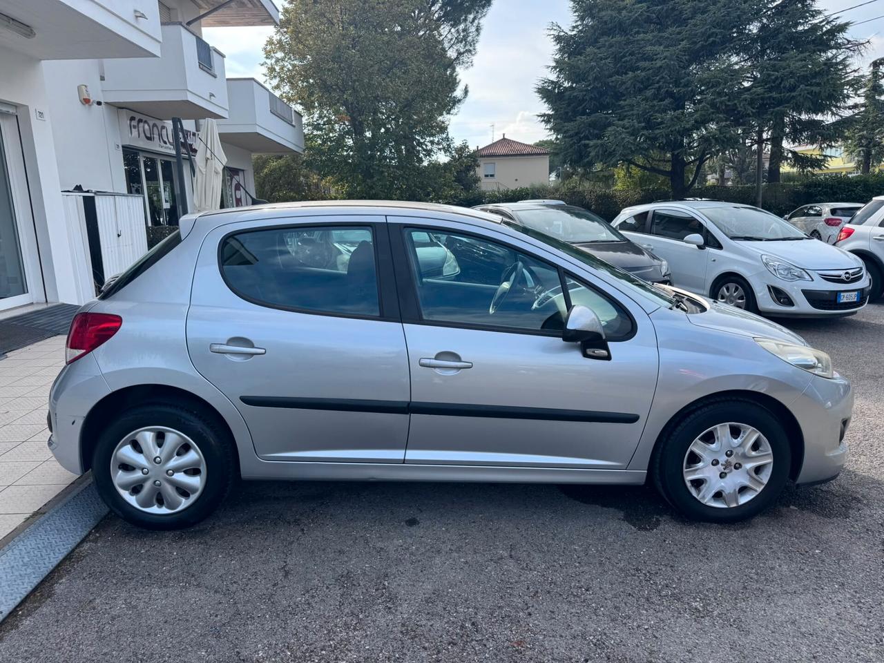 Peugeot 207 1.4 8V 75CV 5p. X Line