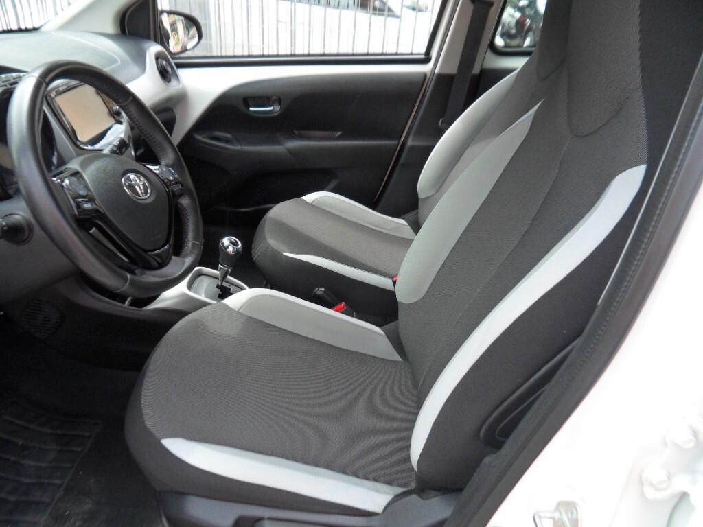 Toyota Aygo 1.0 VVT-i 69 CV 5 porte x-business MMT