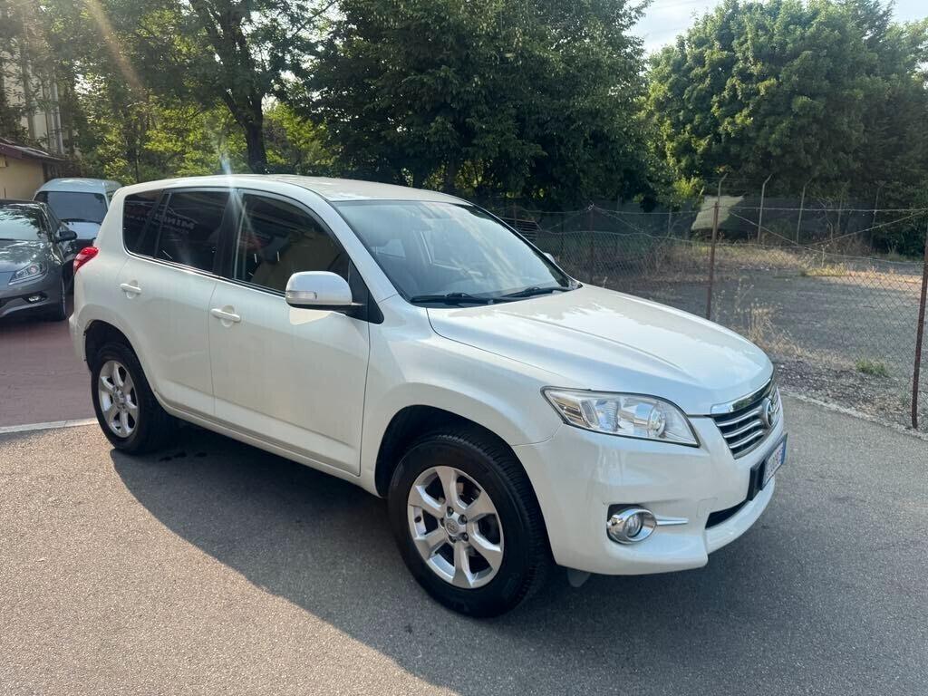 Toyota RAV 4 RAV4 Crossover 2.2 D-4D 150 CV DPF Exclusive