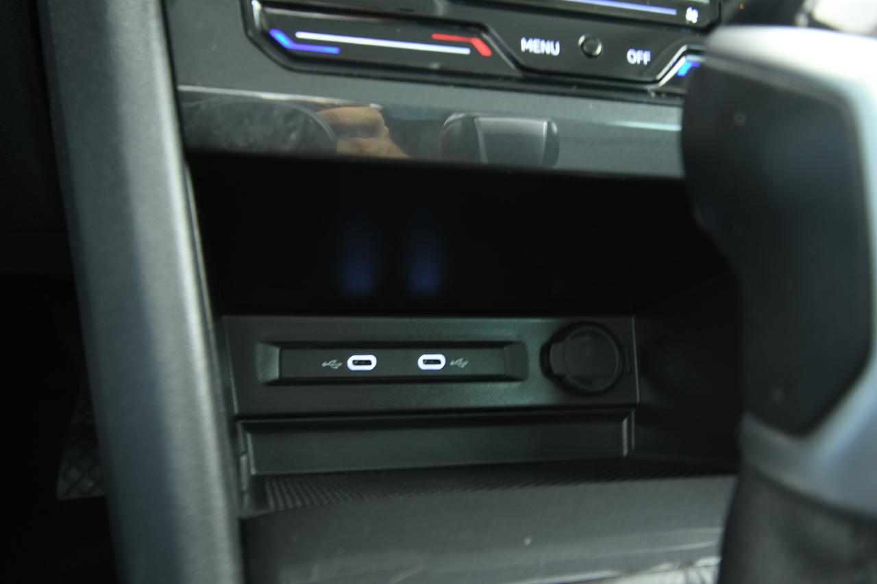 VOLKSWAGEN Tiguan 2.0 tdi Life 150cv dsg ACC+LED+C17"