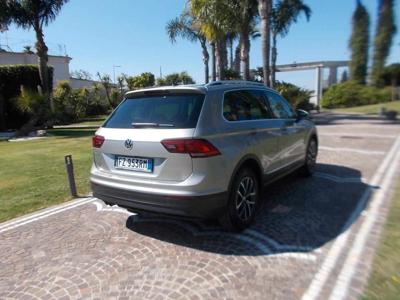 Volkswagen Tiguan 2.0 TDi DSG *FULL OPT* daVETRINA