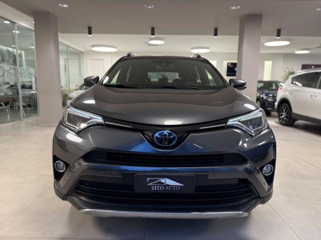 Toyota RAV 4 2.0 d-4d Lounge 2wd mt my17