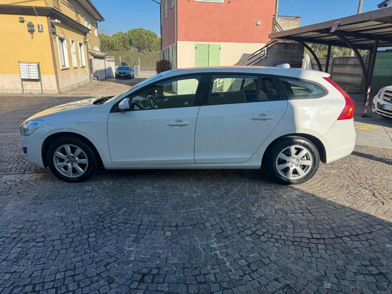 Volvo V60 D2 1.6 Powershift Ocean Race