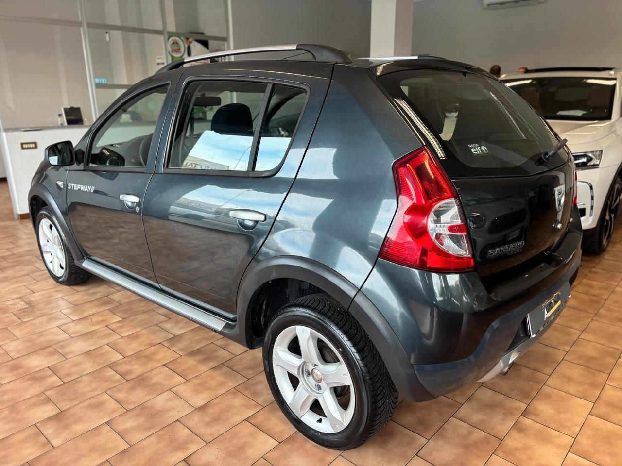 Dacia Sandero 1.6 8v Stepway*NEOPATENTATI