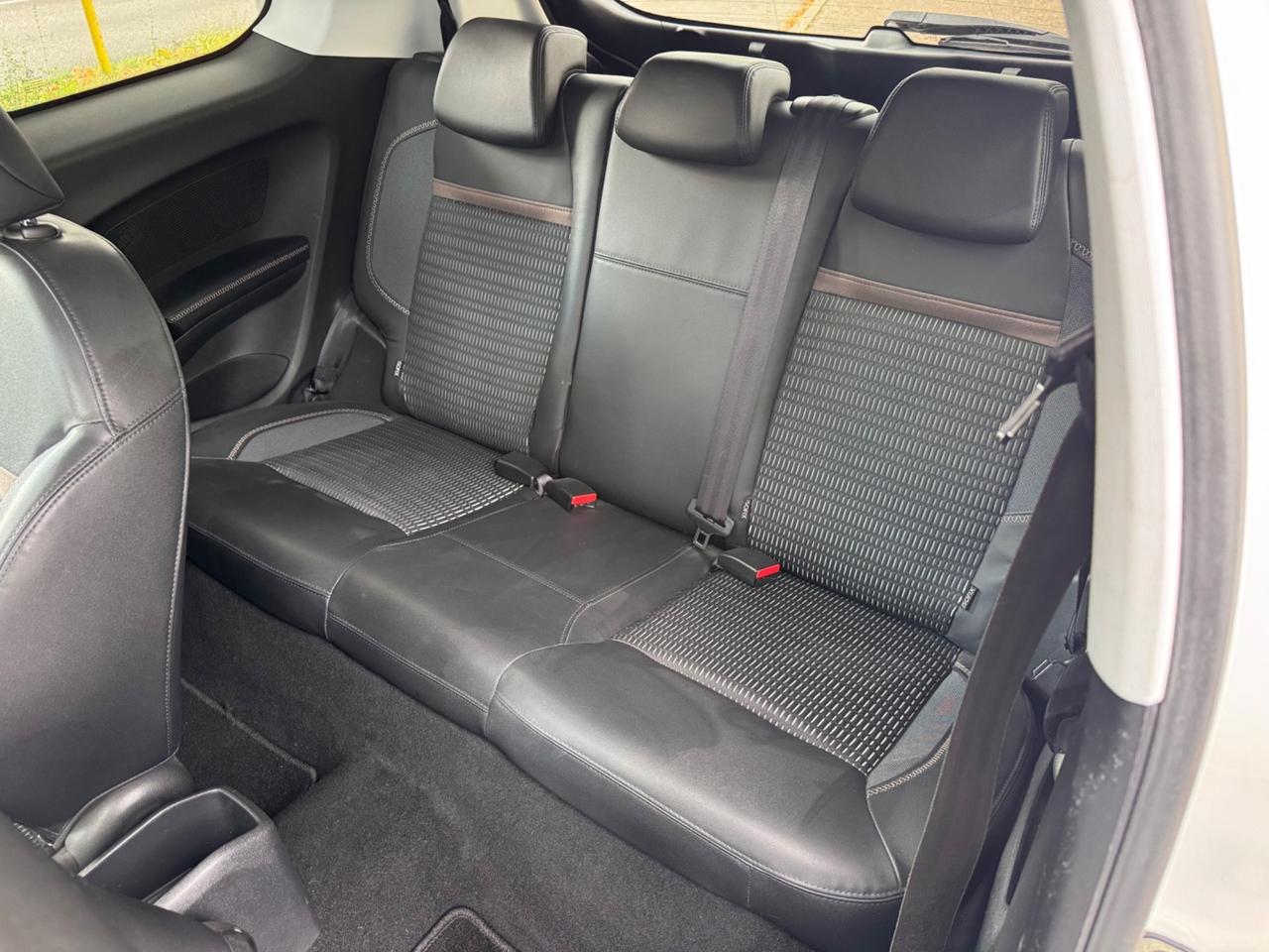 Peugeot 208 1.2 5P NEOPATEN GARANZIA 12 MESI