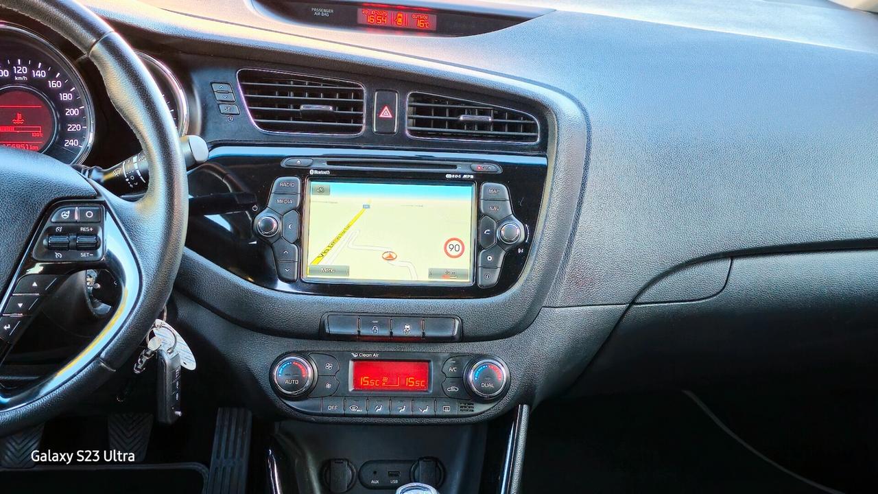 Kia Ceed full optional navi/ retrocamera Garanzia 12 mesi ok neopatentati