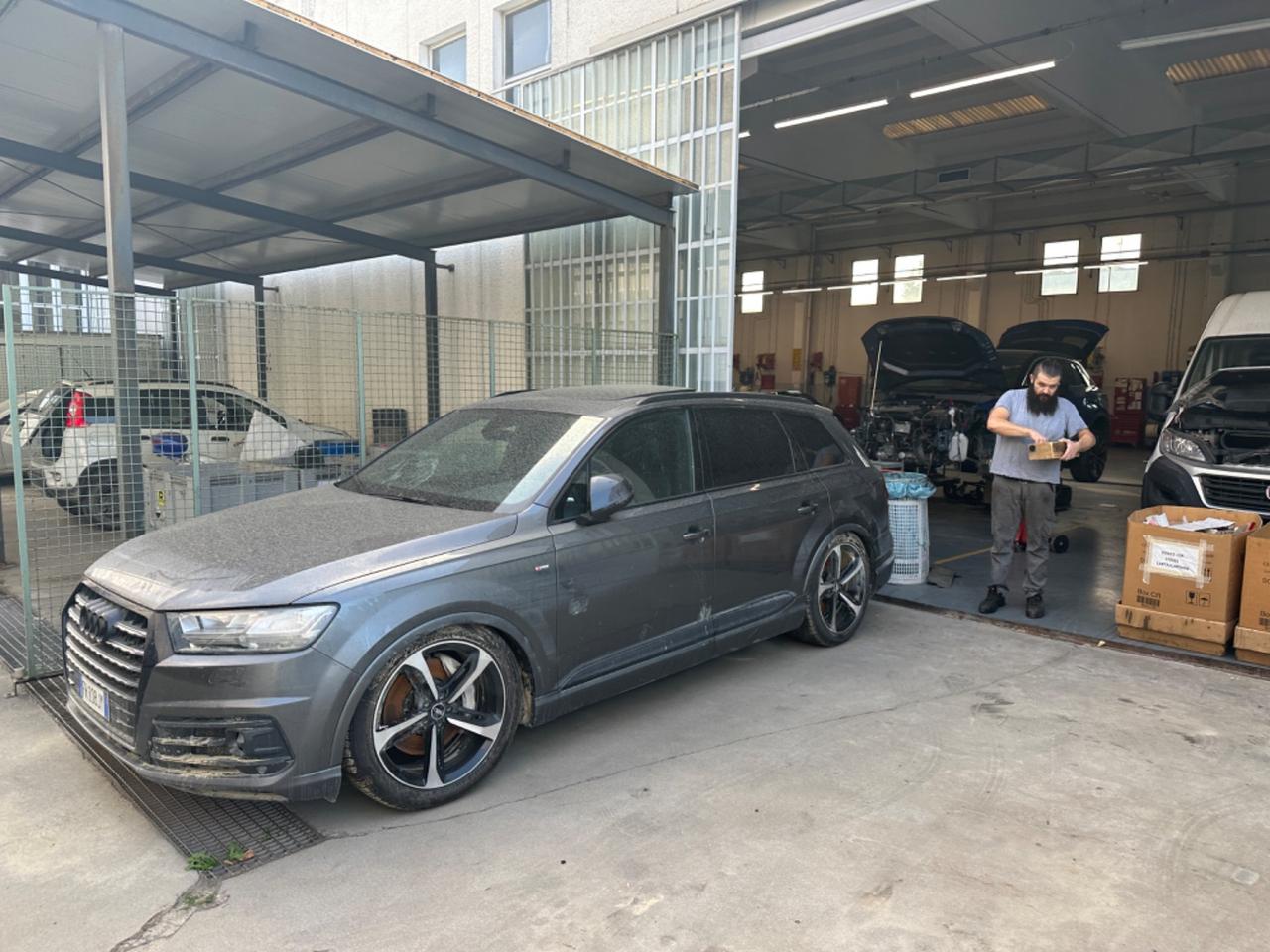 Audi Q7 3.0 TDI 272 CV - ALLUVIONATA RIPARABILE