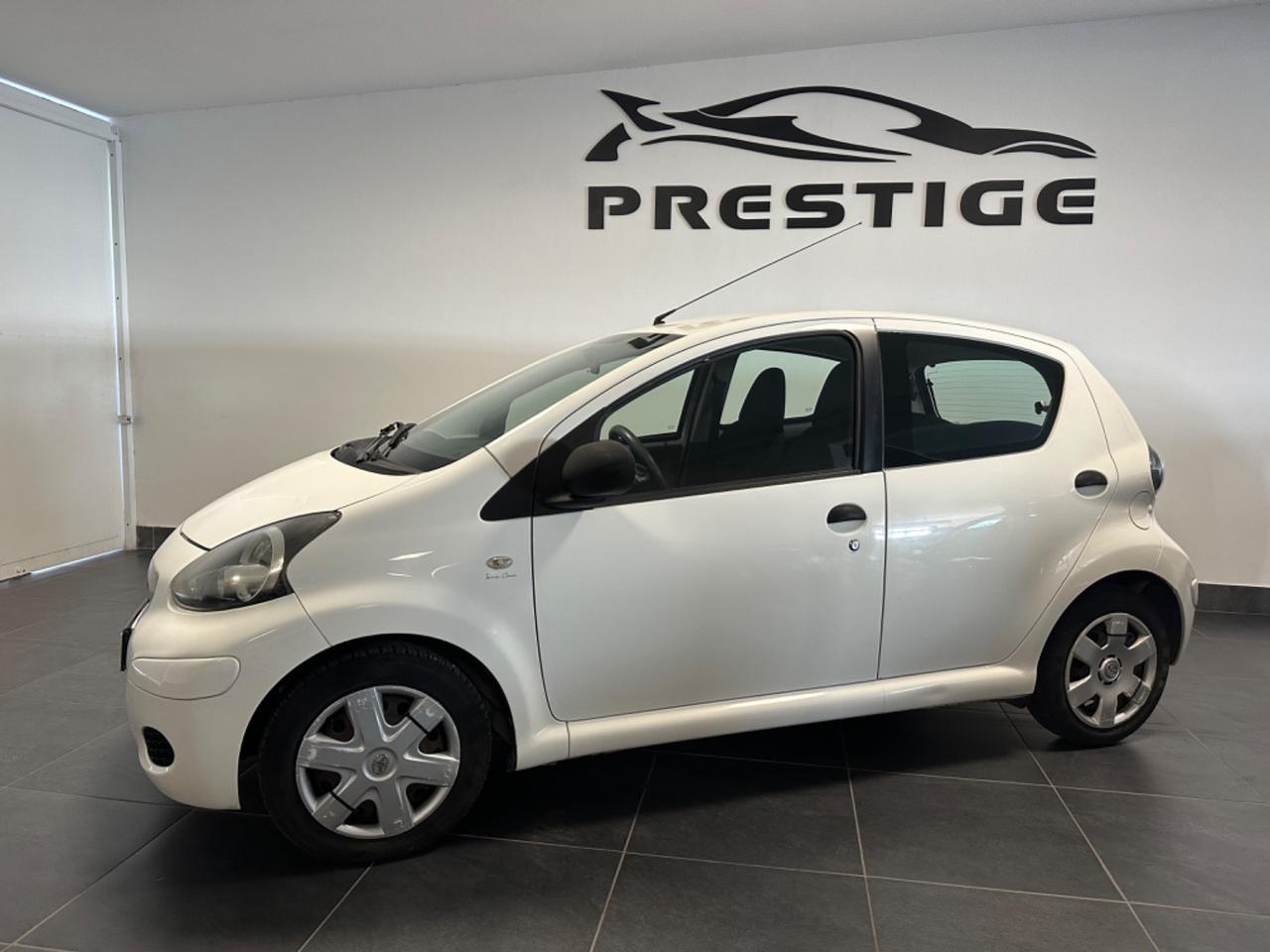 TOYOTA AYGO 1.0 NEOPATENTATI 68CV CONNECT GARANZIA