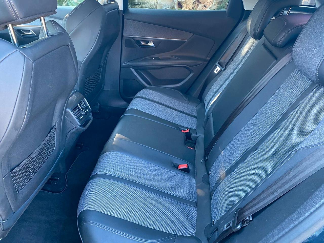 PEUGEOT 3008 Allure 1.5 HDi 130 CV – Autocarro N1