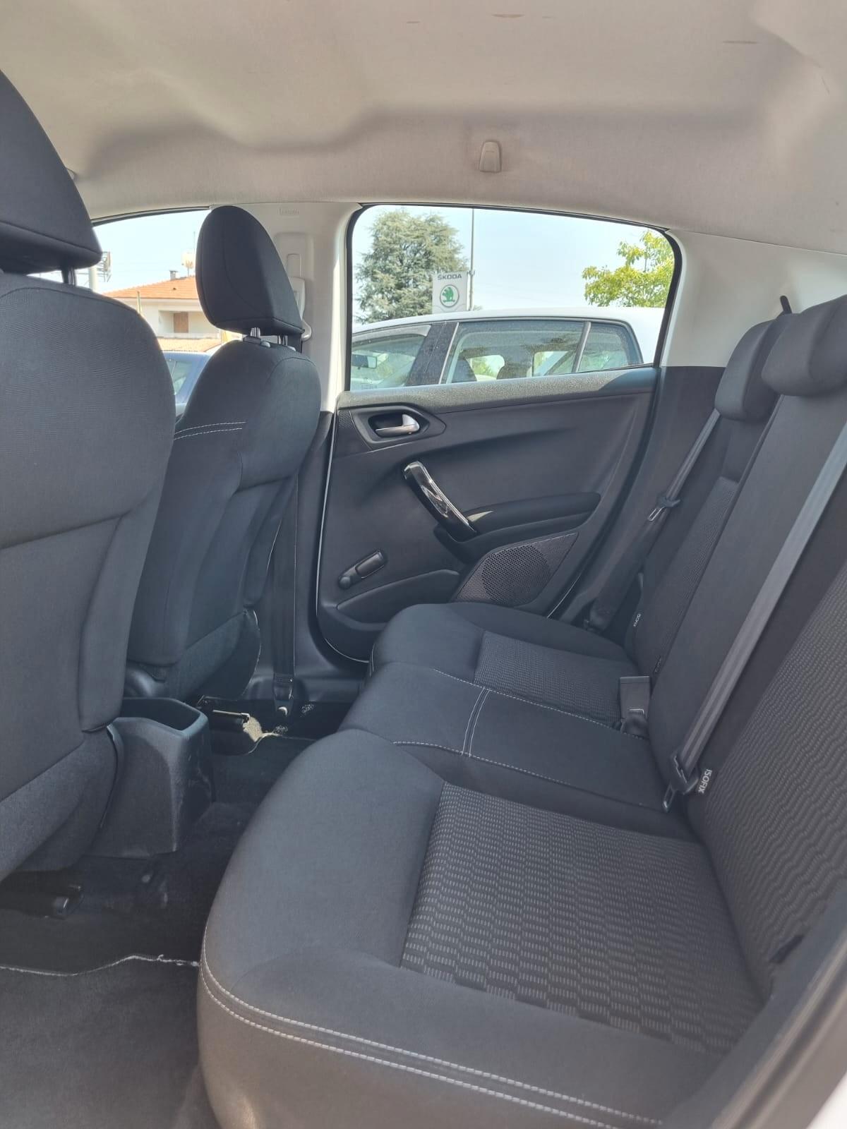 Peugeot 208 PureTech 82 5p. GPL Allure