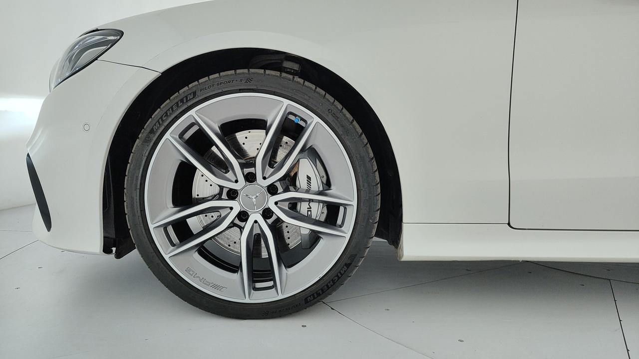 Mercedes-Benz E Cabrio 53 AMG eq-boost 4matic + auto