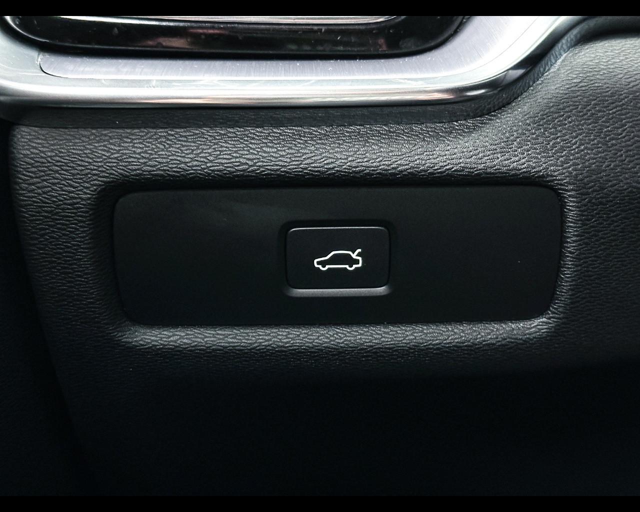 VOLVO V60 (2018-->) - V60 B4 (d) automatico Core