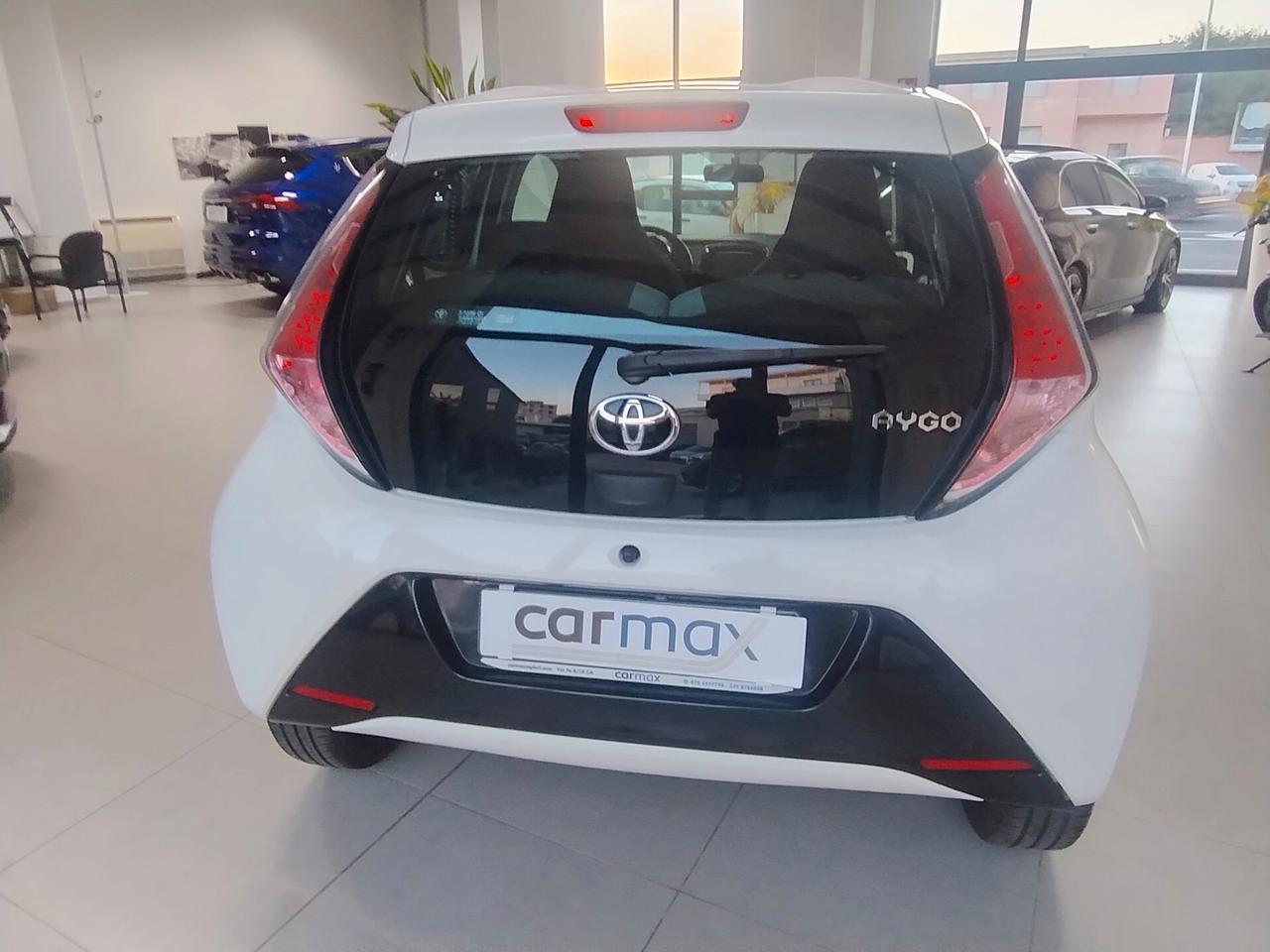 Toyota Aygo 1.0 VVT-i 69 CV 5 porte x-play