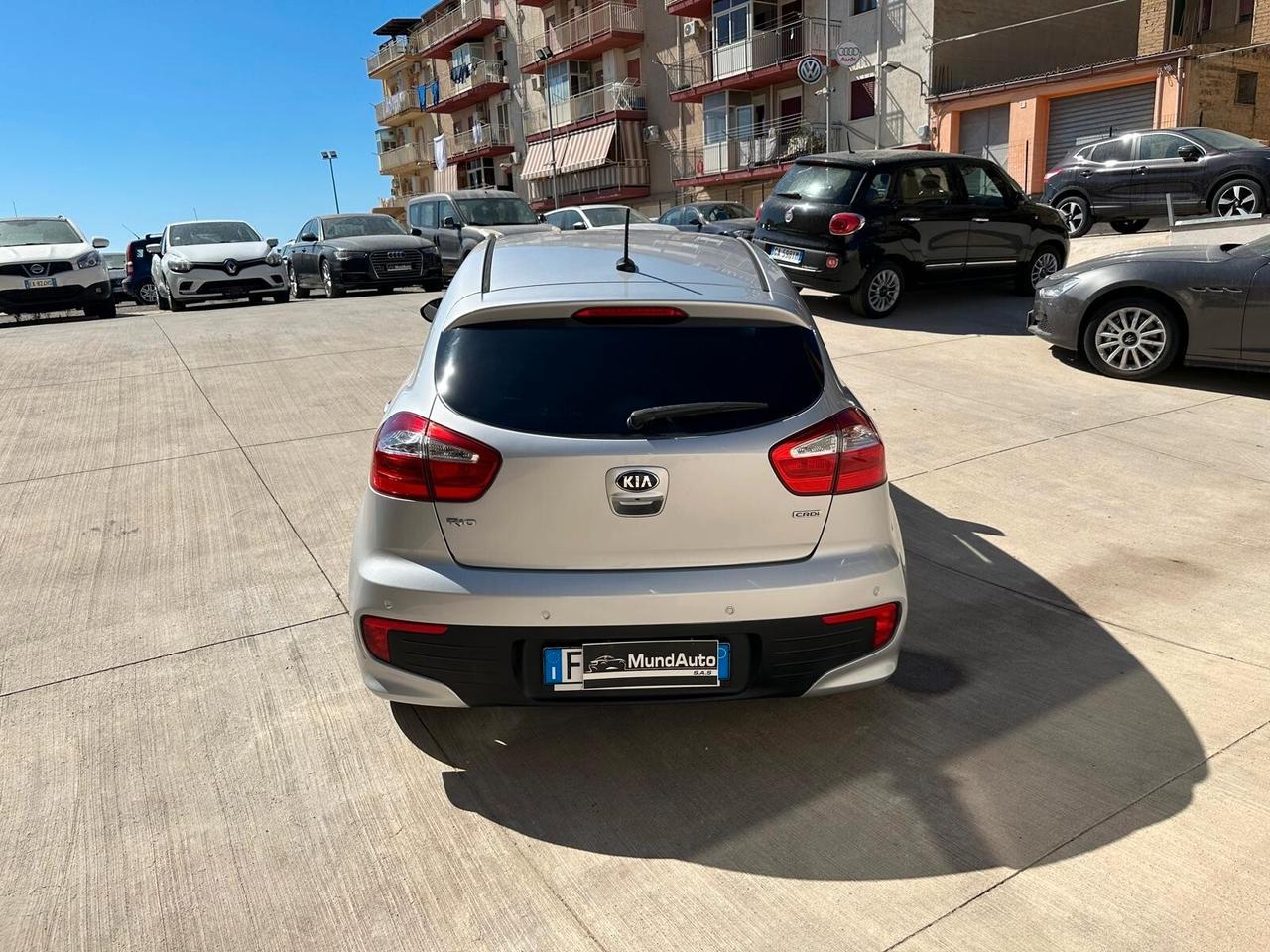 Kia Rio 1.1 CRDi 5p. Cool Adatta a Neopatentati