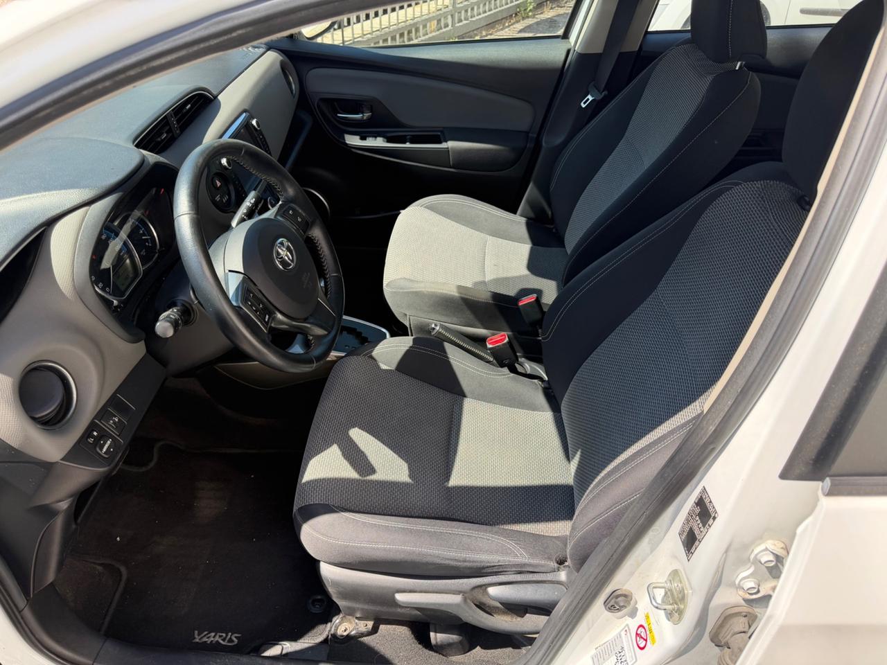 Toyota Yaris 1.5 Hybrid BASSI CONSUMI - CAMBIO AUTOM - NEOP.