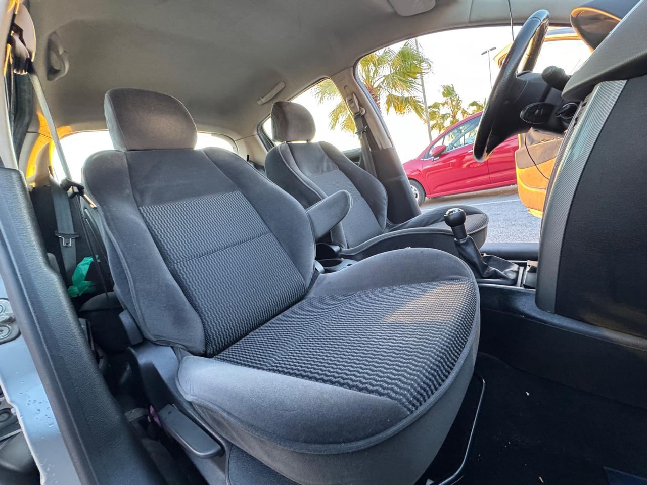 PEUGEOT 207 1.4 HDI NEO PATENTATI 1 PRO 12 MESI DI GARANZIA