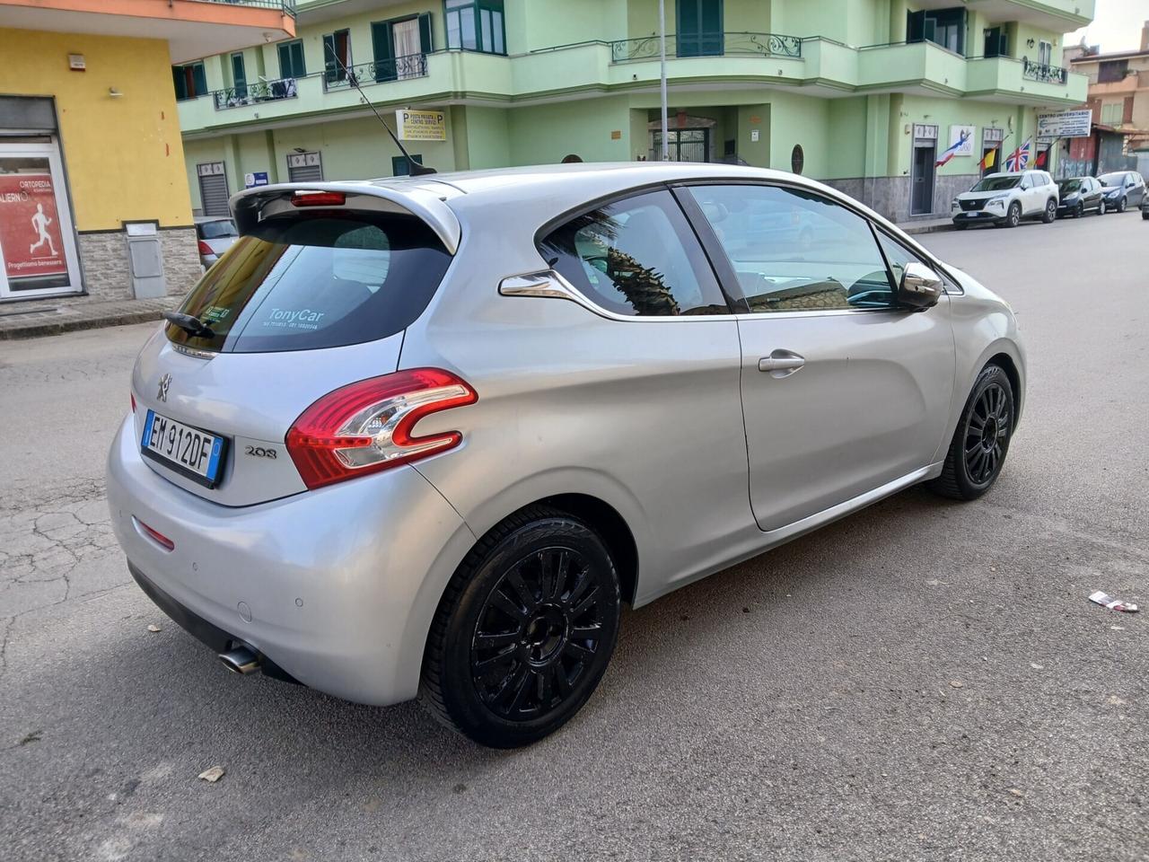 Peugeot 208 1.4 HDi 68 CV 3 porte Allure X Neopate