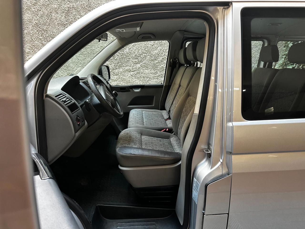 Volkswagen Transporter Caravelle 2.5 TDI/131CV PL Trendline