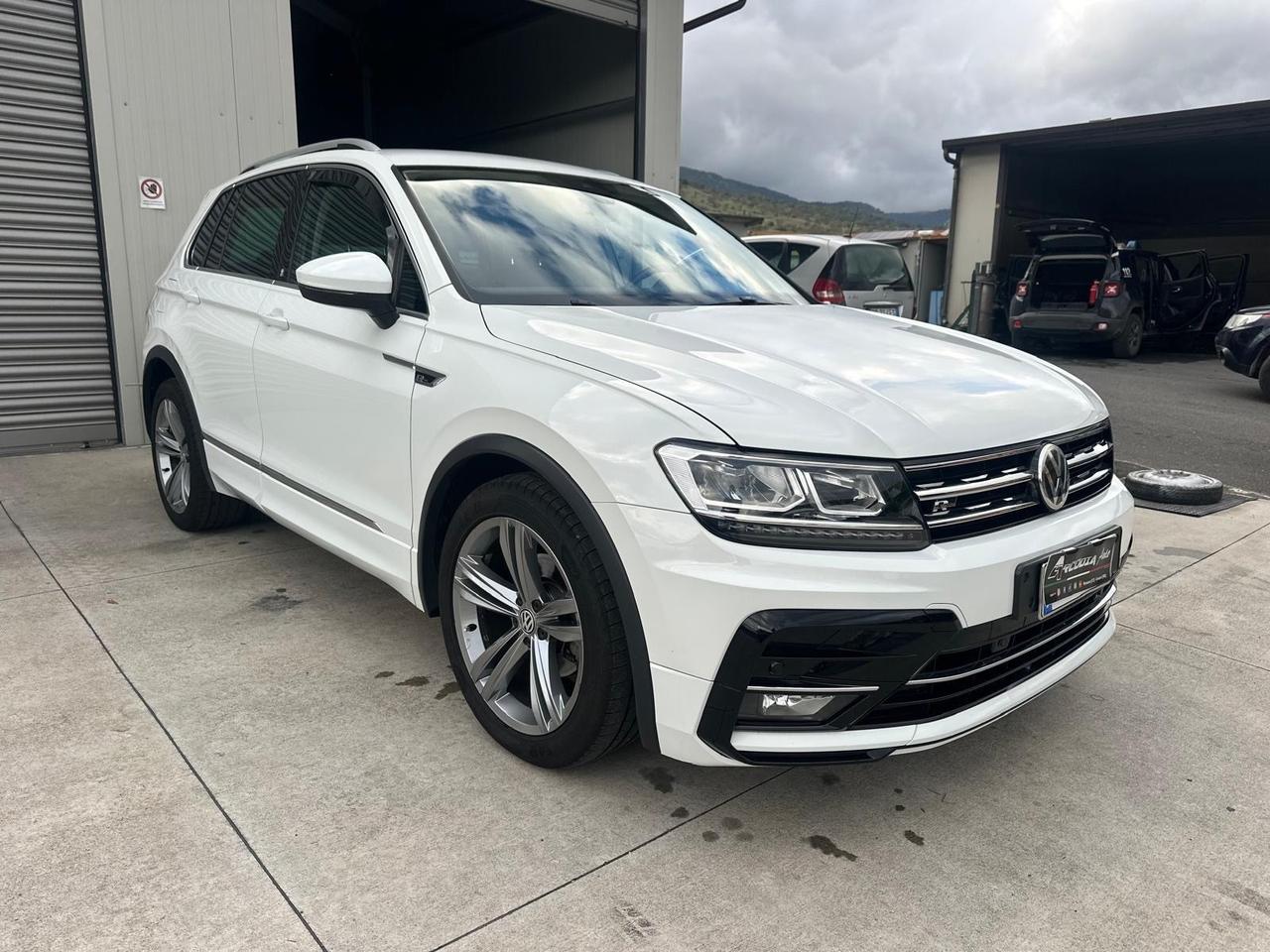 Volkswagen Tiguan 1.6 TDI SCR R.LINE