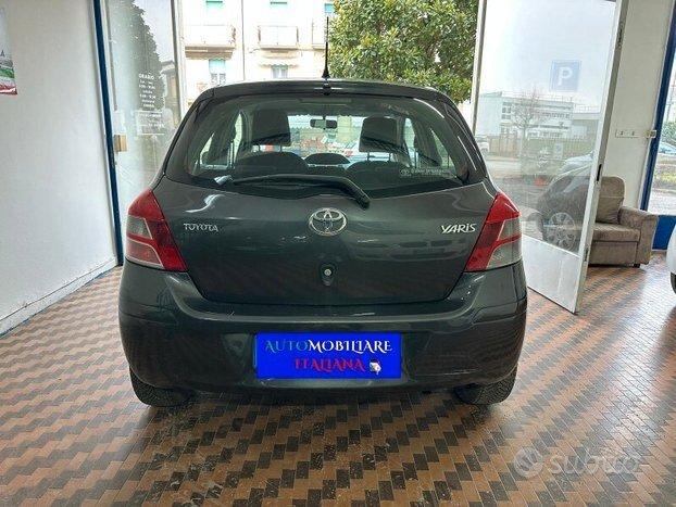 TOYOTA Yaris 2 serie Yaris 1.0 5 porte Now GPL